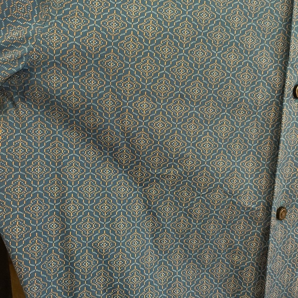 Perry Ellis button up - Picture 2 of 3